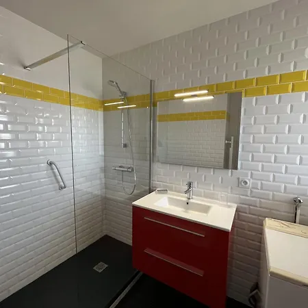 Le Pontreau - Appartement 2 Etoiles Parking لي سابلِ دولونْ