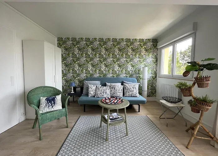 Le Pontreau - 2 Etoiles Parking דירה